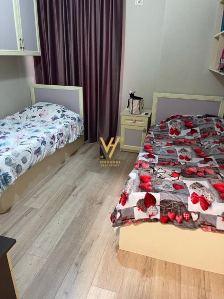 Tirane, jepet me qera apartament 3+1+Ballkon Kati 2, 105 m² 1.000 € (KOPSHTI ZOOLOGJIK)