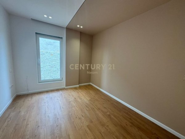 Tirane, shes apartament 2+1+Ballkon Kati 3, 107 m² 255.000 € (Rezidenca Secret Garden)