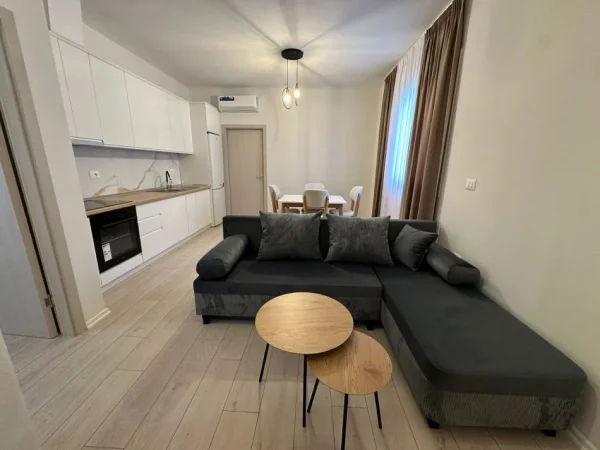 Tirane, jap me qera apartament 2+1+Ballkon Kati 5, 85 m² 550 € (Nexho Konomi)