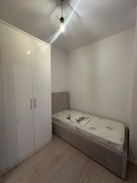 Tirane, jap me qera apartament 2+1+Ballkon Kati 5, 85 m² 550 € (Nexho Konomi)