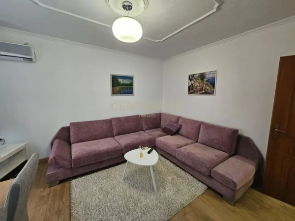Tirane, jepet me qera apartament 1+1 Kati 2, 60 m² 650 € (MYSLYM SHYRI)