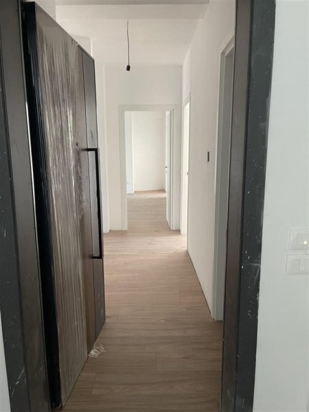 Tirane, jepet me qera apartament Kati 4, 148 m² 500 € (STACIONI I TRENIT BULEVARDI I RI)