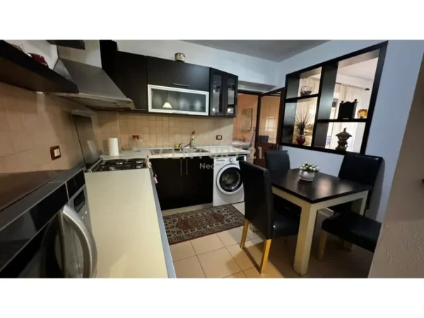 Tirane, shitet apartament 1+1 Kati 3, 63 m² 130.000 € (Rruga Kavajes)