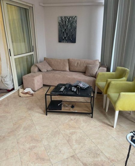 Tirane, jepet me qera apartament 3+1+Ballkon Kati 2, 105 m² 1.000 € (Liqeni i thate , Kompleksi Mateo)