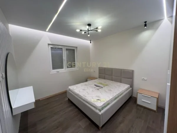 Tirane, shitet apartament duplex Dublex Kati 5, 99 m² 170.000 € (Rruga e Kavajes)