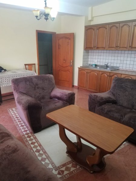 Tirane, jepet me qera apartament 1+1+Ballkon Kati 6, 65 m² 300 € (Ali Dem)