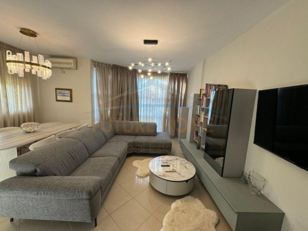 Durres, shitet apartament 2+1+Ballkon Kati 2, 130.000 € (MALI I ROBIT)