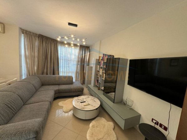 Durres, shitet apartament 2+1+Ballkon Kati 2, 130.000 € (MALI I ROBIT)
