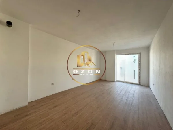 Apartament 2+1+2 për Shitje në Kompleksin Univers City, Pranë QTU-së!