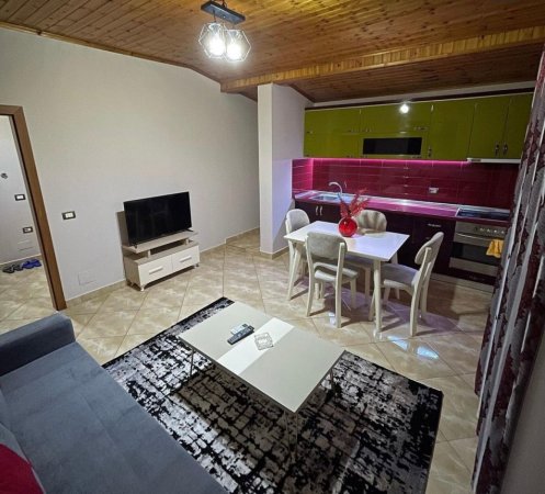 Tirane, jepet me qera apartament 1+1+Ballkon Kati 4, 60 m² 450 € (Don Bosko prane fiori di bosko)