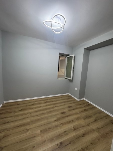 Tirane, shes apartament 2+1+Ballkon Kati 2, 75 m² 187.500 € (Myslym Shyri)