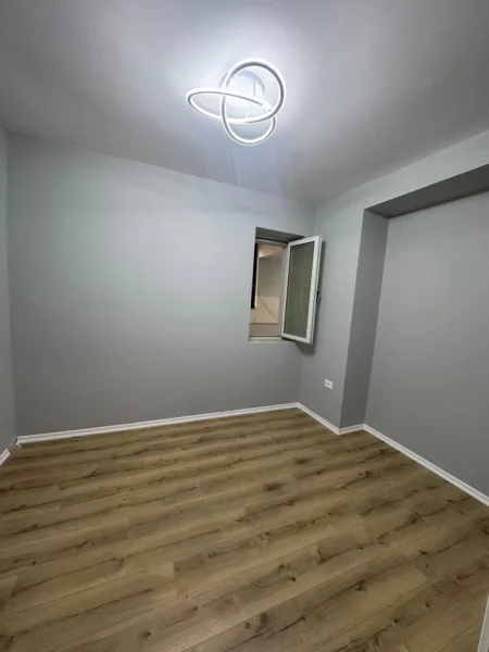 Tirane, shes apartament 2+1+Ballkon Kati 2, 75 m² 187.500 € (Myslym Shyri)