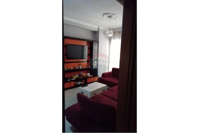 Tirane, jepet me qera apartament 1+1 Kati 2, 55 m² 400 € (Astir prane Vila L)