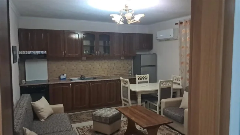 Tirane, jepet me qera apartament 2+1+Ballkon Kati 6, 85 m² 450 € (Brryl perballe Maternitetit te Ri)