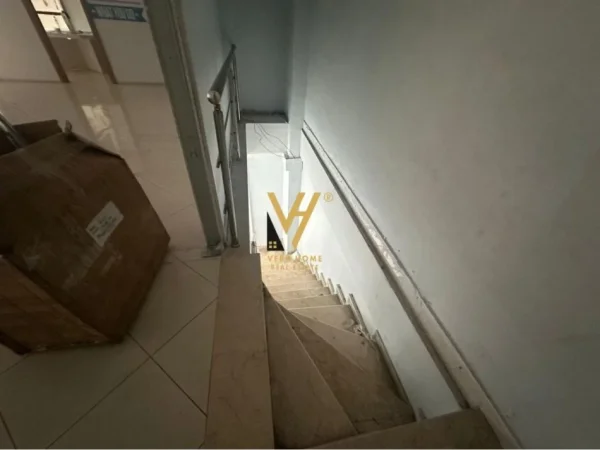 Tirane, jepet me qera ambjent biznesi Kati 0, 225 m² 2.300 € (RRUGA DRITAN HOXHA)