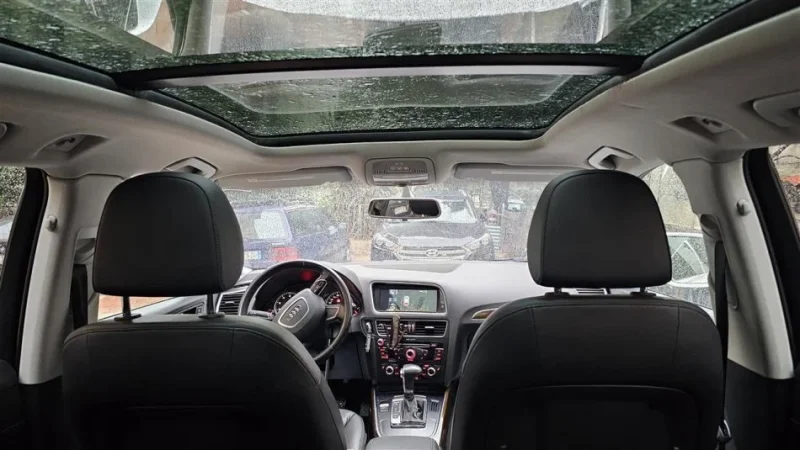 Tirane, shitet makine Audi Q5 2.0 tfsi Gaz/Benzin Benzin+Gaz, e bardhë automatik Klima 20.000 km 16.000 €