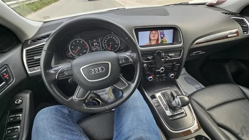 Tirane, shitet makine Audi Q5 2.0 tfsi Gaz/Benzin Benzin+Gaz, e bardhë automatik Klima 20.000 km 16.000 €