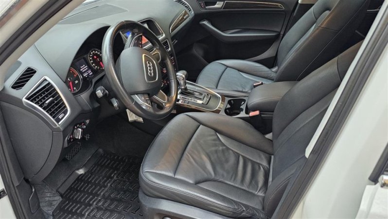 Tirane, shitet makine Audi Q5 2.0 tfsi Gaz/Benzin Benzin+Gaz, e bardhë automatik Klima 20.000 km 16.000 €