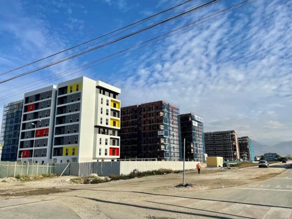 Tirane, shitet apartament 1+1 Kati 7, 64 m² 75.500 € (Univers City)
