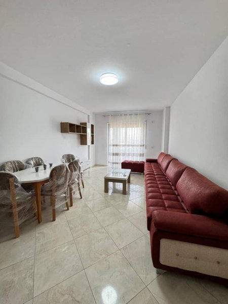 Durres, jepet me qera apartament 2+1 Kati 5, 400 € (STADIUMI DURRES!)