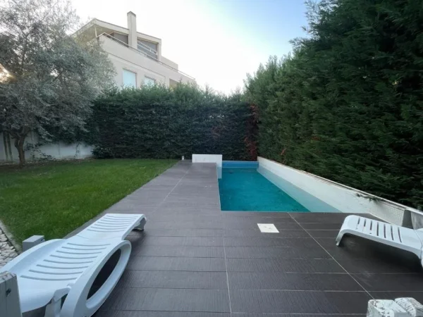 Tirane, jepet me qera 5+1+Aneks+Ballkon , (Teg)