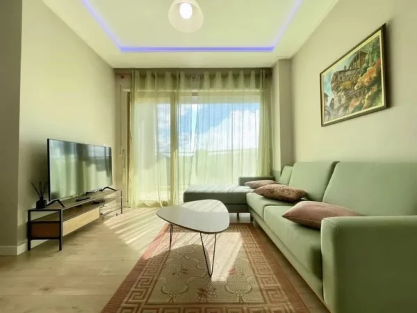 Tirane, jepet me qera apartament 2+1 , 120 m² 1.200 € (Bllok)