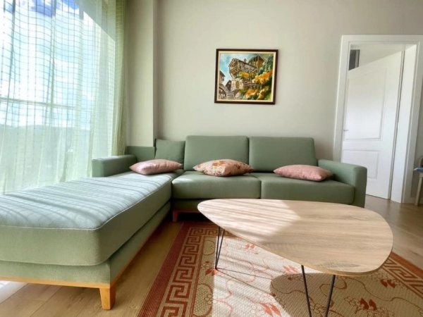 Tirane, jepet me qera apartament 2+1 , 120 m² 1.200 € (Bllok)