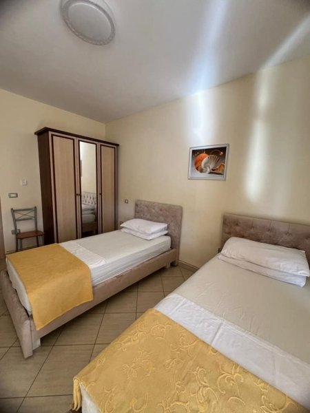 Durres, jepet me qera apartament 2+1 Kati 4, 400 € (PLAZH AFER ADRIATIKUT!)