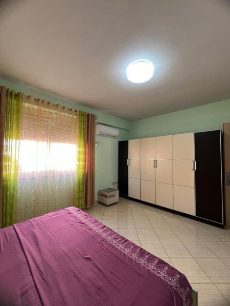 Durres, jepet me qera apartament 2+1 Kati 4, 400 € (PLAZH AFER ADRIATIKUT!)