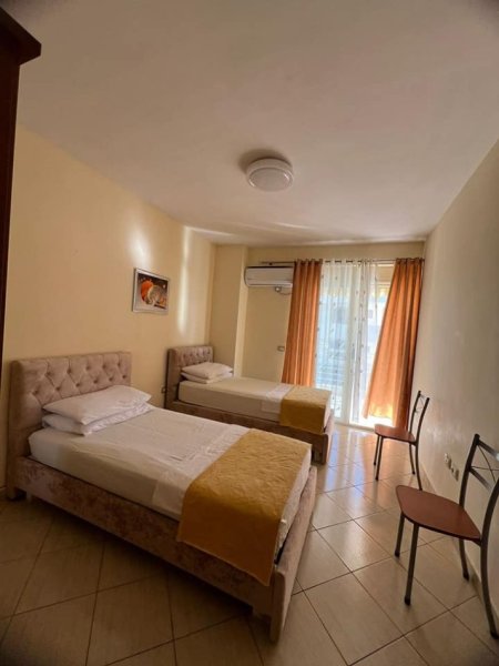 Durres, jepet me qera apartament 2+1 Kati 4, 400 € (PLAZH AFER ADRIATIKUT!)