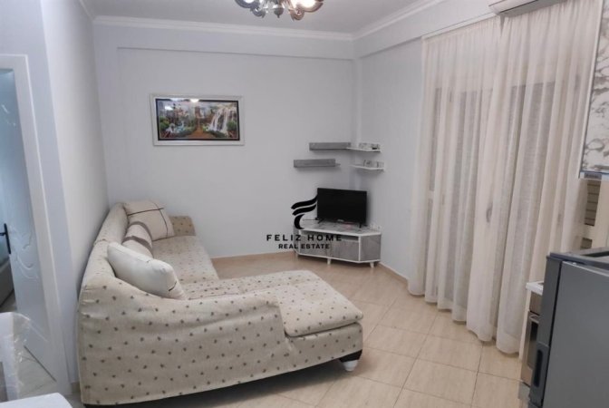 Tirane, jepet me qera apartament 2+1 Kati 1, 80 m² 550 € (PORCELANI)