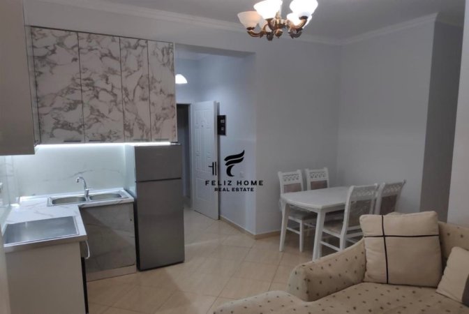 Tirane, jepet me qera apartament 2+1 Kati 1, 80 m² 550 € (PORCELANI)