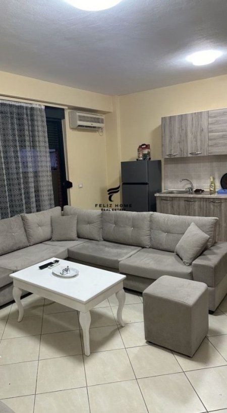 Tirane, jepet me qera apartament 1+1 Kati 4, 60 m² 750 € (RRUGA E KAVAJES)