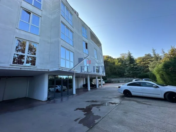 Tirane, shitet hotel , 2.400 m² 900.000 € (Vaqarr)