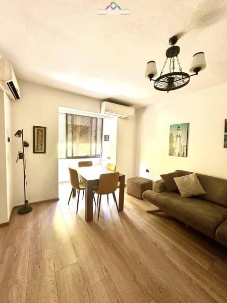 Tirane, jepet me qera apartament 1+1+Ballkon Kati 5, 60 m² 550 € (Mine Peza)