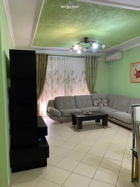 Tirane, jepet me qera apartament 3+1 Kati 3, 120 m² 550 € (ali demi)