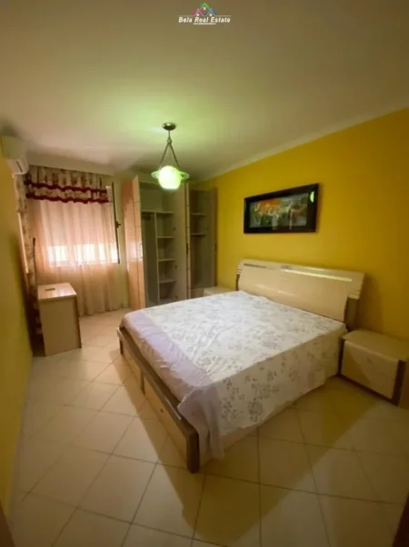 Tirane, jepet me qera apartament 3+1 Kati 3, 120 m² 550 € (ali demi)