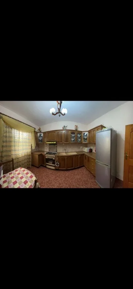 Tirane, jepet me qera apartament 2+1 Kati 1, 120 m² 500 € (Laprake,prapa spitalit ushtarakut)