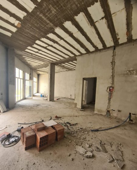 Tirane, shitet ambjent biznesi Kati 0, 160 m² 198.000 € (Rruga e ullishtes)