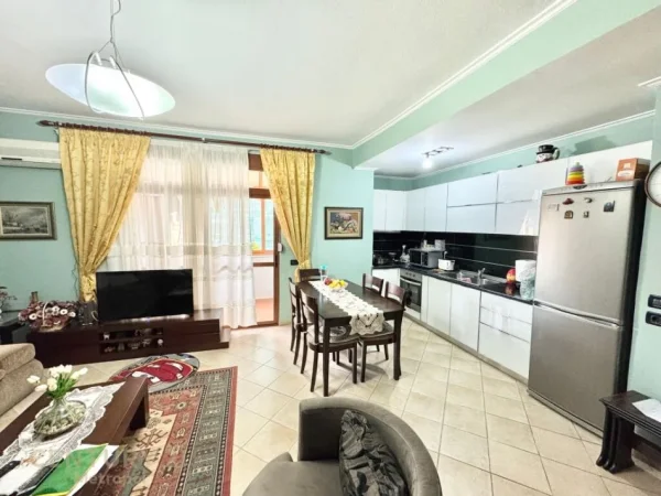 Tirane, shes apartament 2+1+Aneks+Ballkon Kati 6, 92 m² 260.000 € (ISH EKSPOZITA)