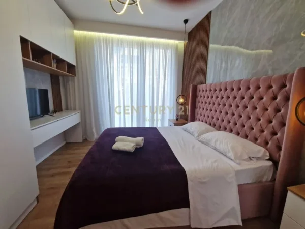 Tirane, shes apartament 1+1+Aneks+Ballkon Kati 1, 88 m² 196.000 € (Pazari i Ri)