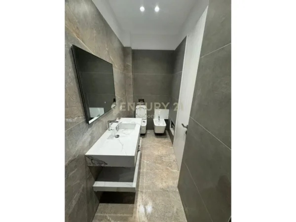 Tirane, shes apartament 2+1+Aneks+Ballkon Kati 3, 107 m² 255.000 € (Rezidenca SECRET GARDEN TEG)