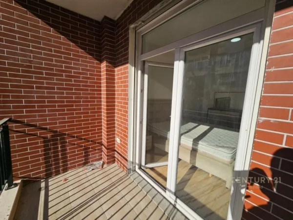 Tirane, shes apartament 1+1+Aneks+Ballkon Kati 1, 84 m² 134.000 € (Rruga 5 Maji)