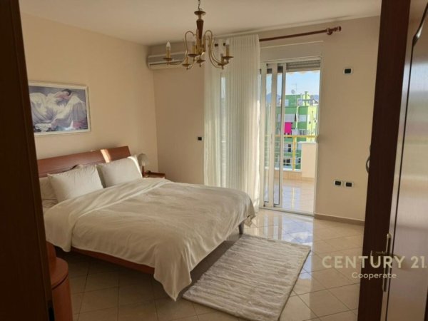 Tirane, jepet me qera apartament 2+1+Aneks+Ballkon Kati 11, 130 m² 1.500 € (BLLOKU)