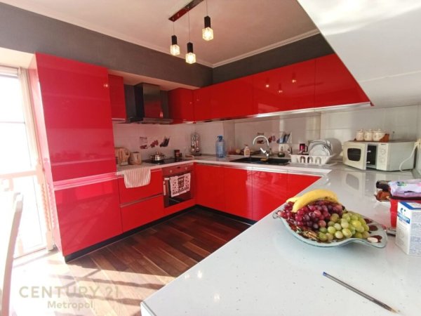 Tirane, jepet me qera apartament 3+1+Aneks+Ballkon Kati 3, 120 m² 700 € (Materniteti i Ri)
