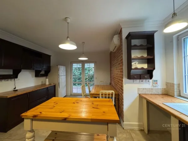 Tirane, jepet me qera Vile 3 Katshe Kati 3, 438 m² 3.900 € (Garden Villas", pranë TEG,)