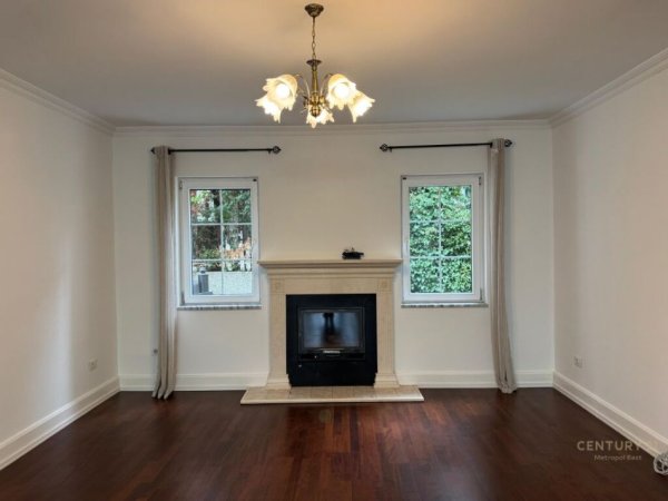 Tirane, jepet me qera Vile 3 Katshe Kati 3, 438 m² 3.900 € (Garden Villas&quot;, pranë TEG,)