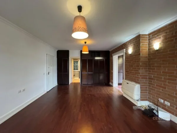 Tirane, jepet me qera Vile 3 Katshe Kati 3, 438 m² 3.900 € (Garden Villas", pranë TEG,)