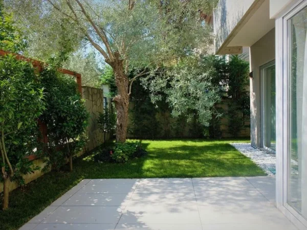 Tirane, jepet me qera Vile 3 Katshe Kati 3, 430 m² 2.500 € (Sunrise Residence", pranë TEG)