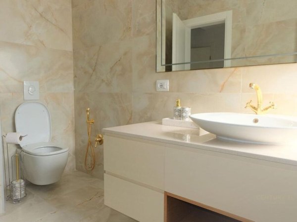 Tirane, jepet me qera Vile 3 Katshe Kati 3, 430 m² 2.500 € (Sunrise Residence&quot;, pranë TEG)